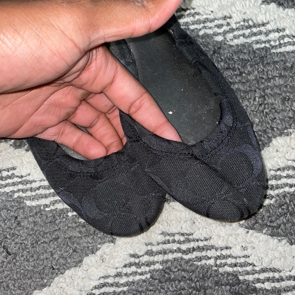 Size 7 women’s coach flats